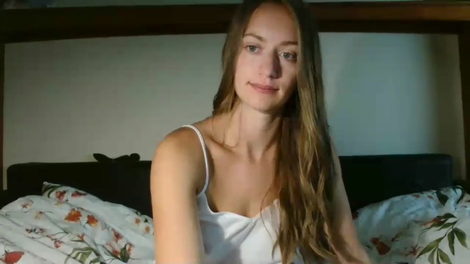 Gallery image thumbnail from Sberrygirl18's myfreecams stream on, 07/19/2024, 12:06 image 8 of 20