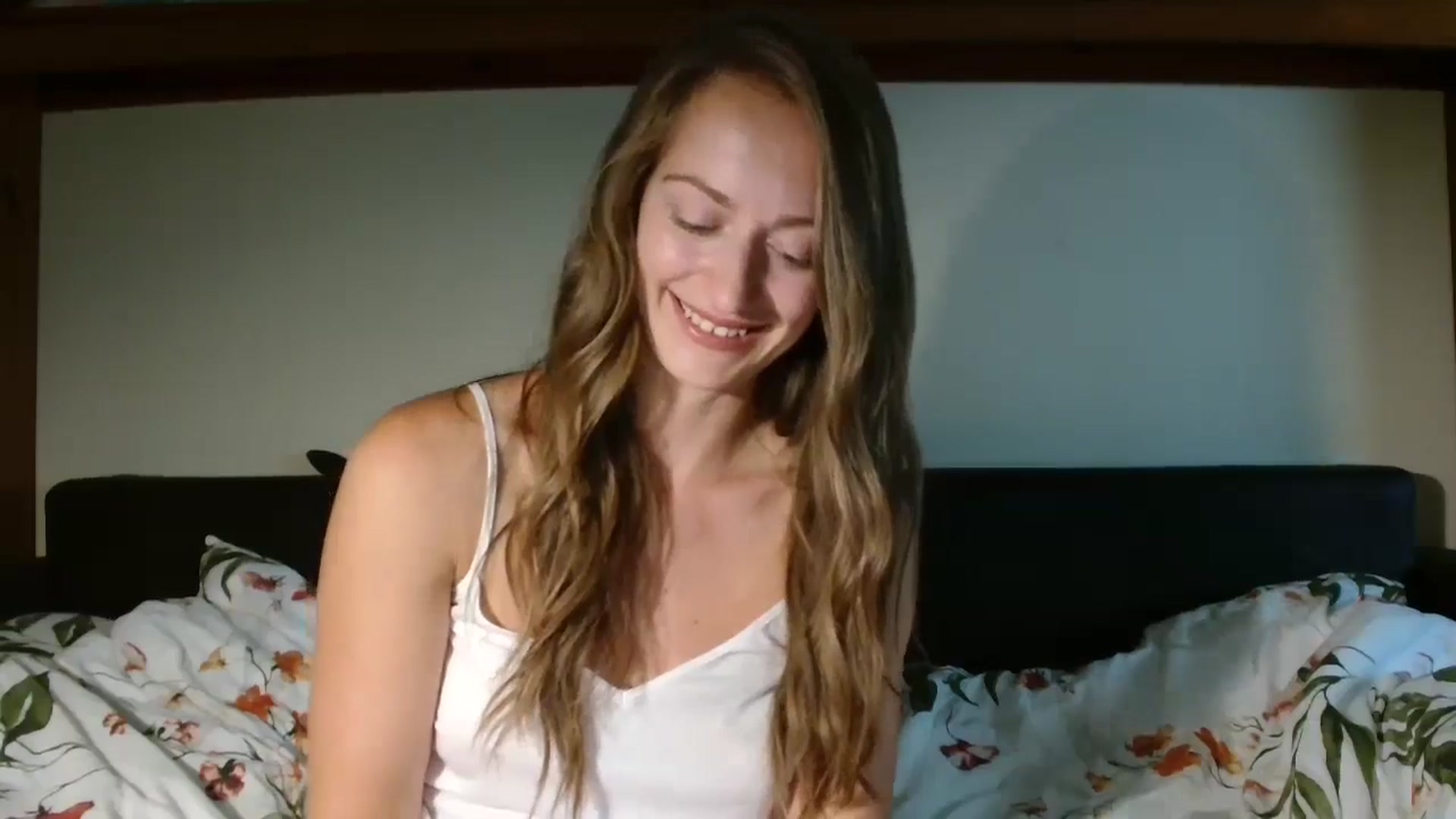Gallery image thumbnail from Sberrygirl18's myfreecams stream on, 07/19/2024, 17:06 image 7 of 20