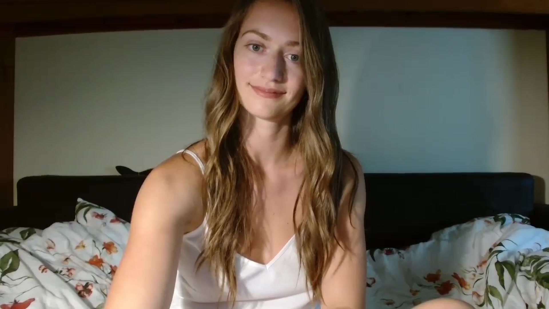 Gallery image thumbnail from Sberrygirl18's myfreecams stream on, 07/19/2024, 17:06 image 3 of 20