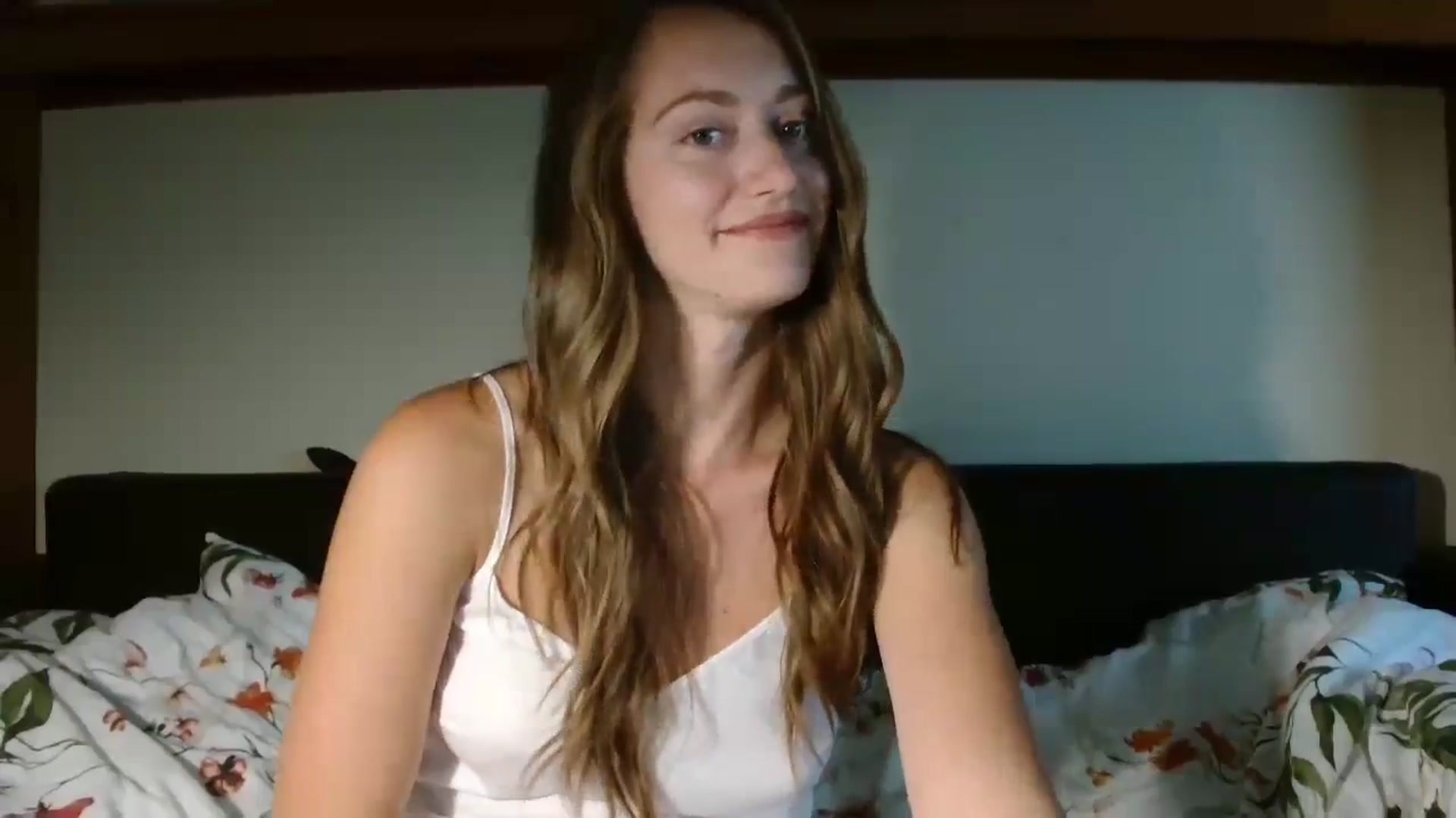 Gallery image thumbnail from Sberrygirl18's myfreecams stream on, 07/19/2024, 17:06 image 5 of 20