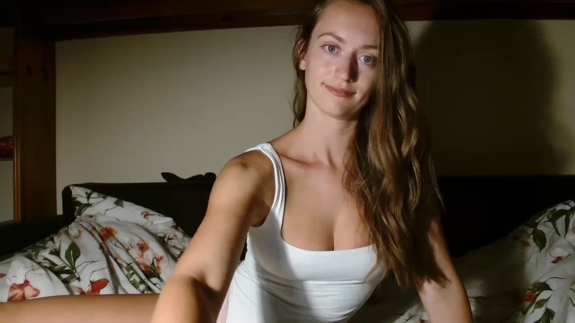 Gallery image thumbnail from Sberrygirl18's myfreecams stream on, 07/19/2024, 19:30 image 14 of 20