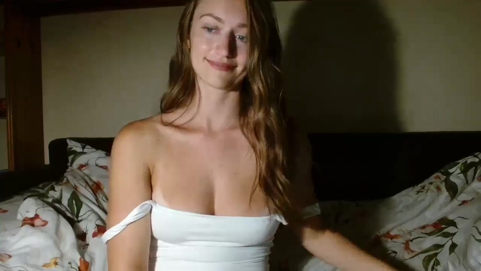 Gallery image thumbnail from Sberrygirl18's myfreecams stream on, 07/19/2024, 19:30 image 19 of 20