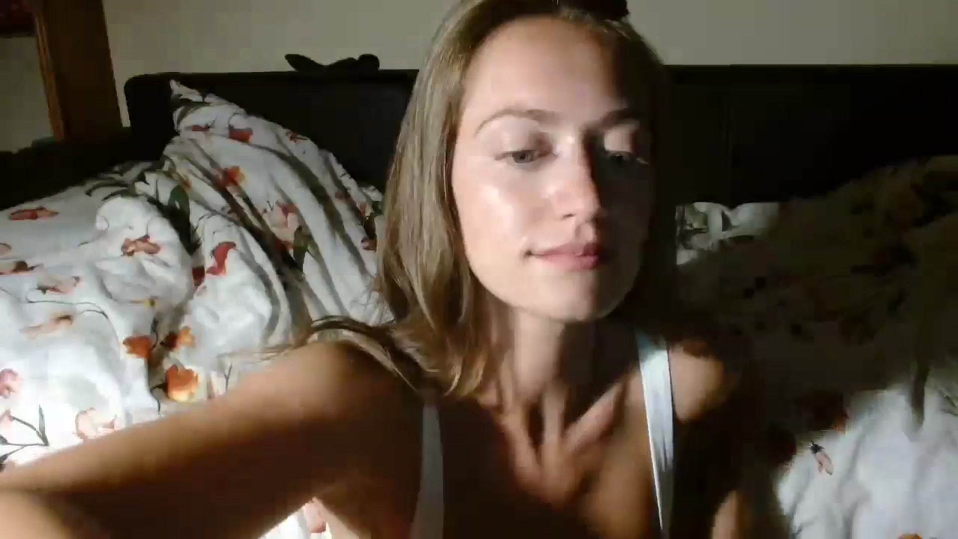 Gallery image thumbnail from Sberrygirl18's myfreecams stream on, 07/19/2024, 19:54 image 19 of 20