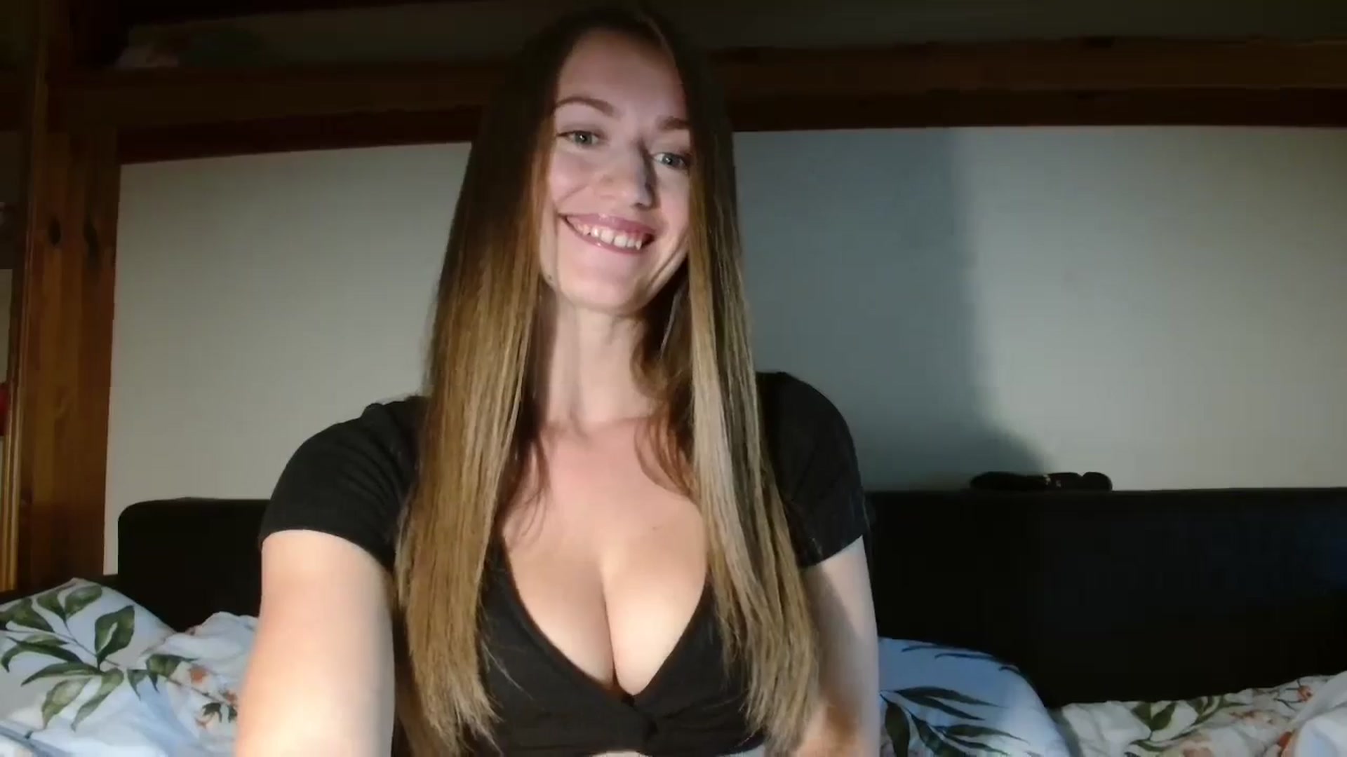 Gallery image thumbnail from Sberrygirl18's myfreecams stream on, 09/12/2024, 17:01 image 2 of 20