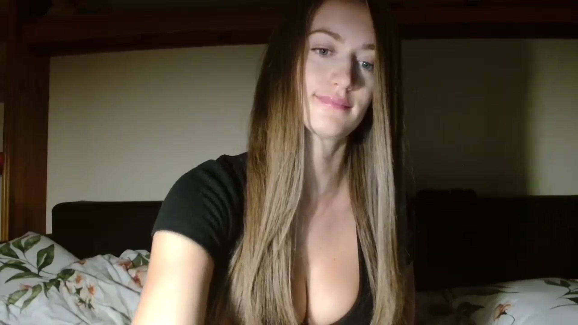Gallery image thumbnail from Sberrygirl18's myfreecams stream on, 09/12/2024, 18:20 image 8 of 20