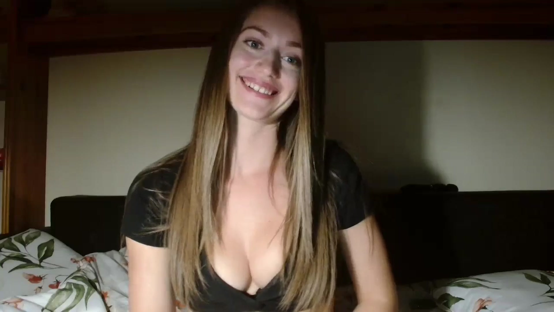 Gallery image thumbnail from Sberrygirl18's myfreecams stream on, 09/12/2024, 18:55 image 16 of 20