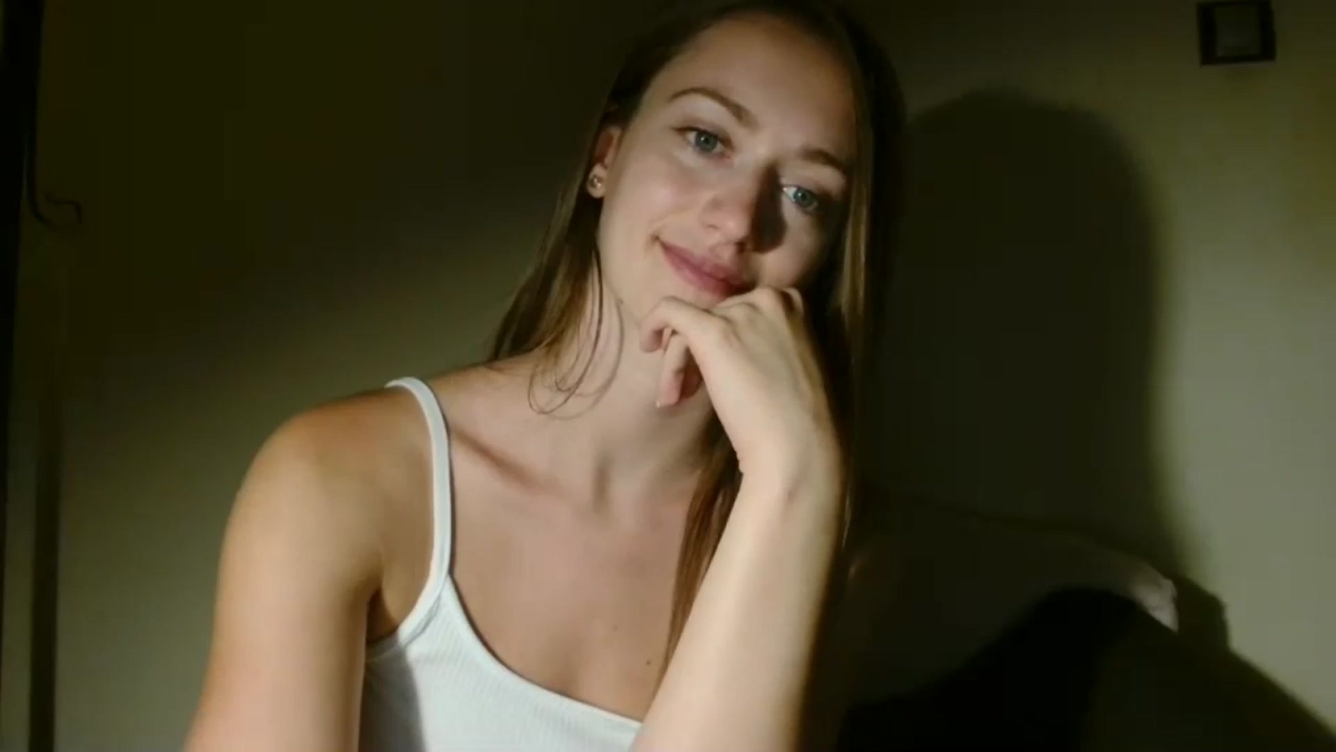 Gallery image thumbnail from Sberrygirl18's myfreecams stream on, 09/14/2024, 17:04 image 14 of 20