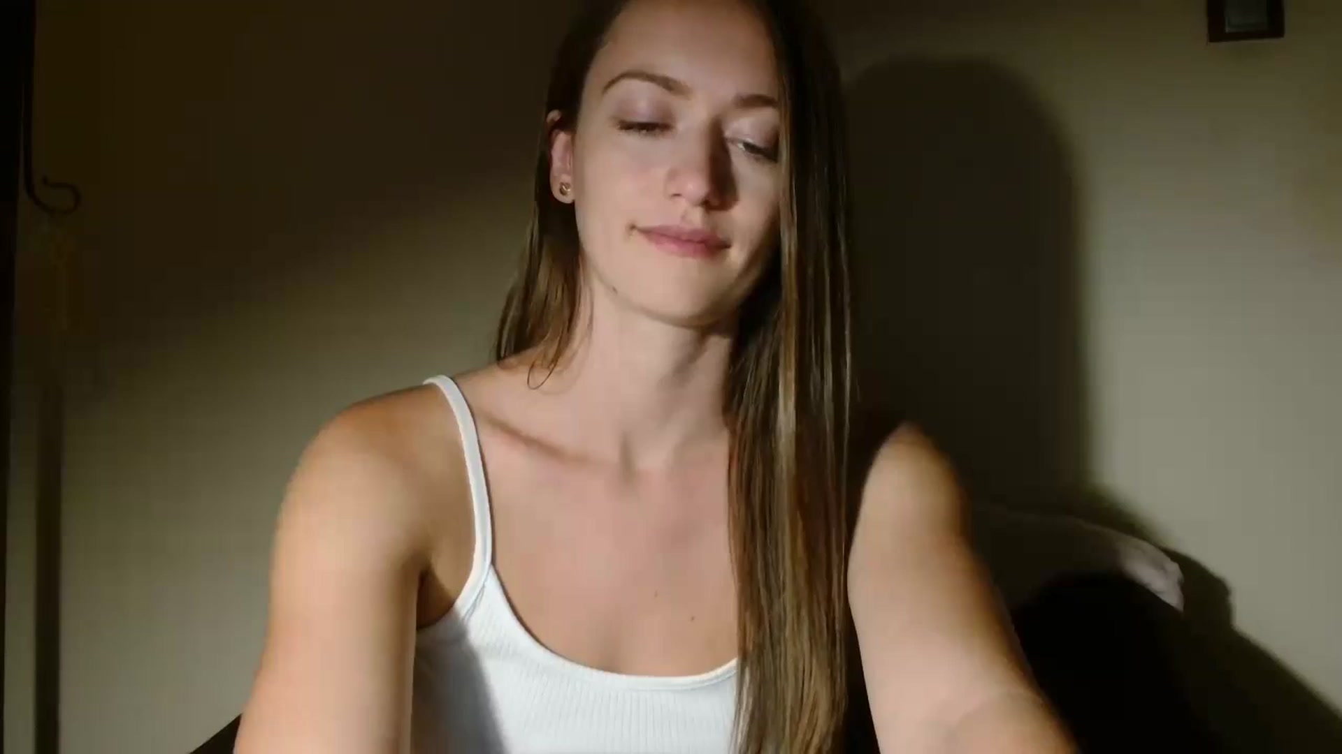 Gallery image thumbnail from Sberrygirl18's myfreecams stream on, 09/14/2024, 17:04 image 10 of 20