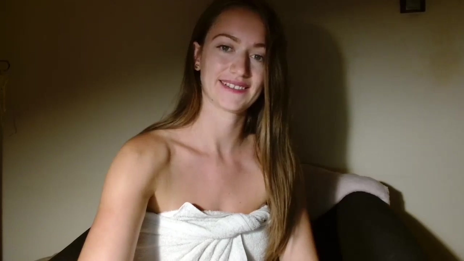 Gallery image thumbnail from Sberrygirl18's myfreecams stream on, 09/15/2024, 20:04 image 3 of 20
