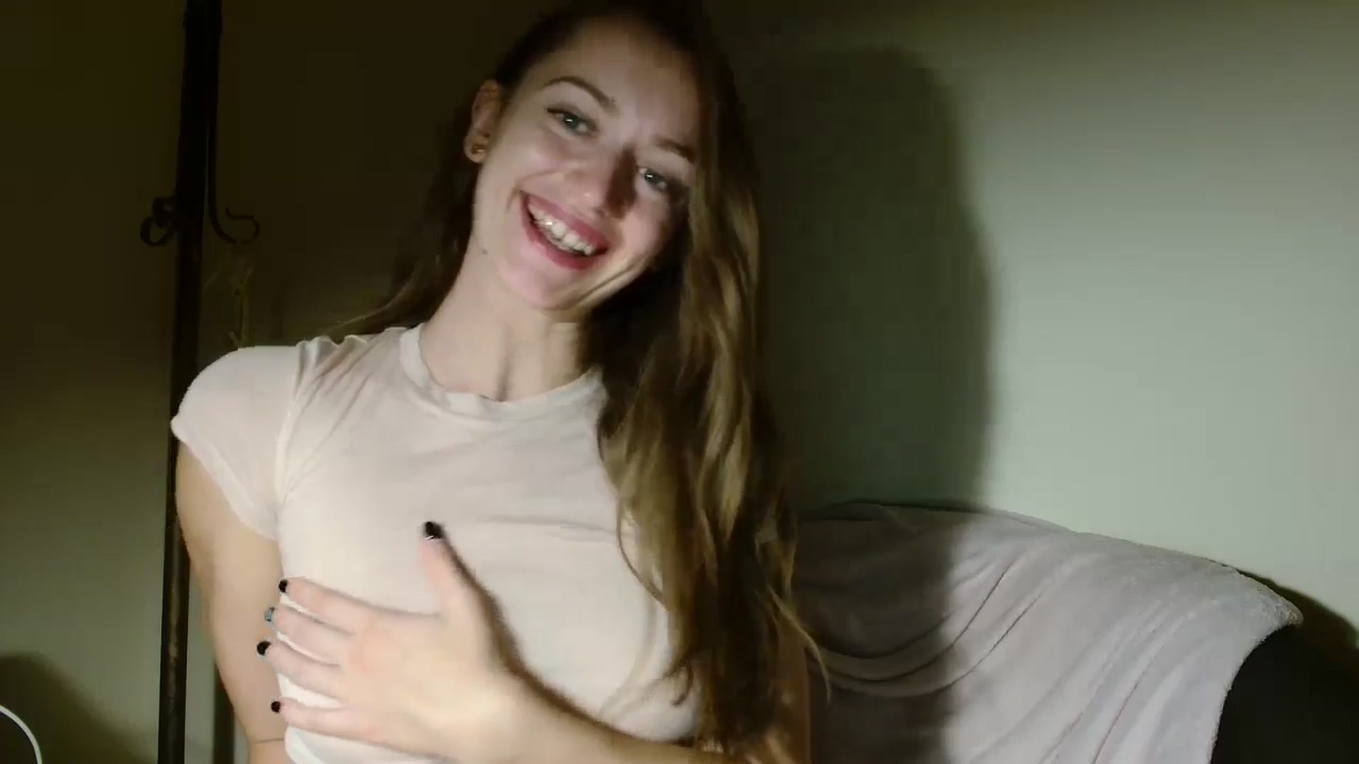 Gallery image thumbnail from Sberrygirl18's myfreecams stream on, 10/06/2024, 23:31 image 7 of 20