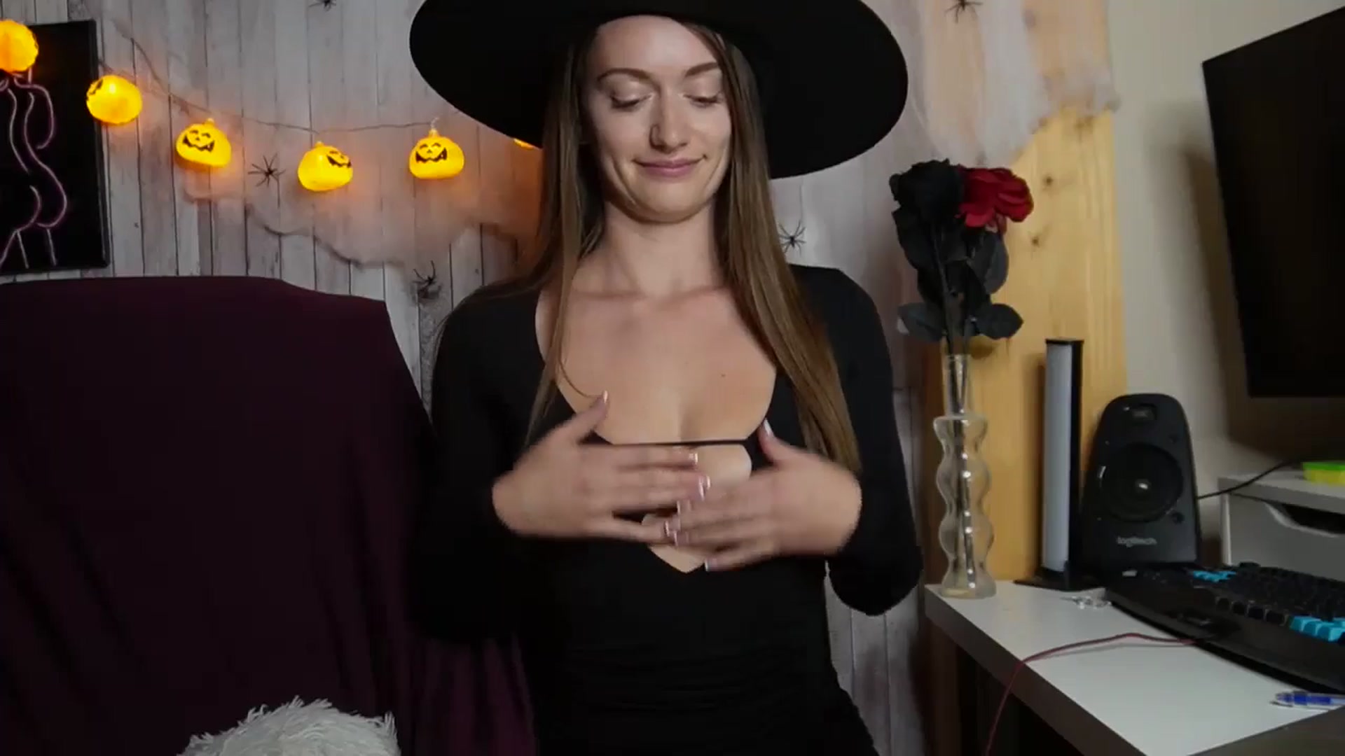 Gallery image thumbnail from Sberrygirl18's myfreecams stream on, 10/26/2024, 18:39 image 13 of 20