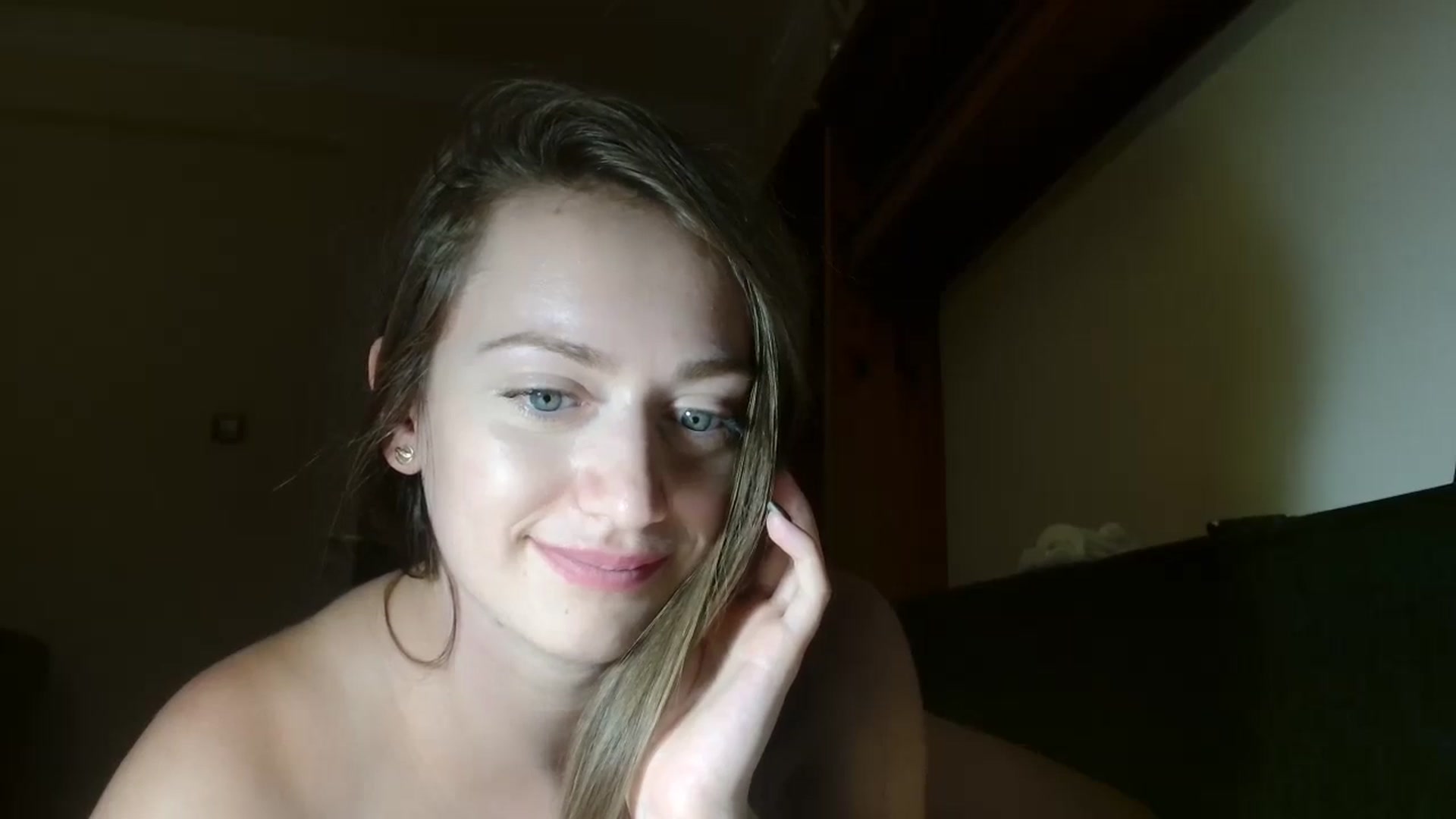 Gallery image thumbnail from Sberrygirl18's myfreecams stream on, 11/22/2024, 16:25 image 12 of 20