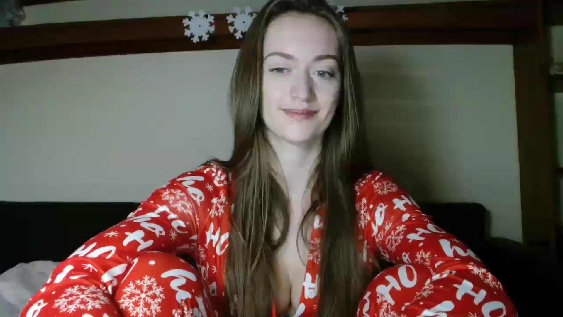 Gallery image thumbnail from Sberrygirl18's myfreecams stream on, 12/17/2024, 19:02 image 3 of 20