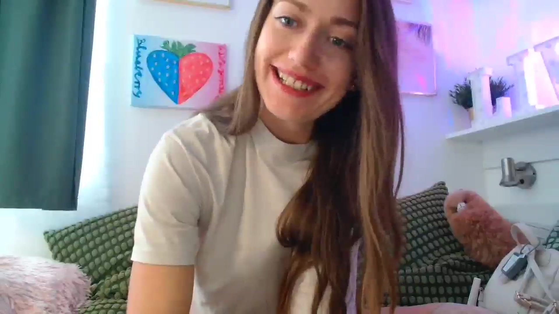 Gallery image thumbnail from Sberrygirl18's myfreecams stream on, 09/04/2025, 08:51 image 2 of 20
