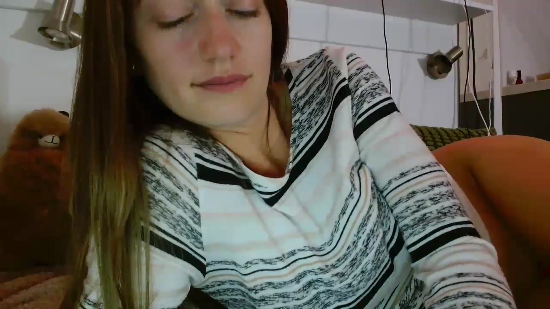 Gallery image thumbnail from Sberrygirl18's myfreecams stream on, 10/02/2025, 18:28 image 17 of 20