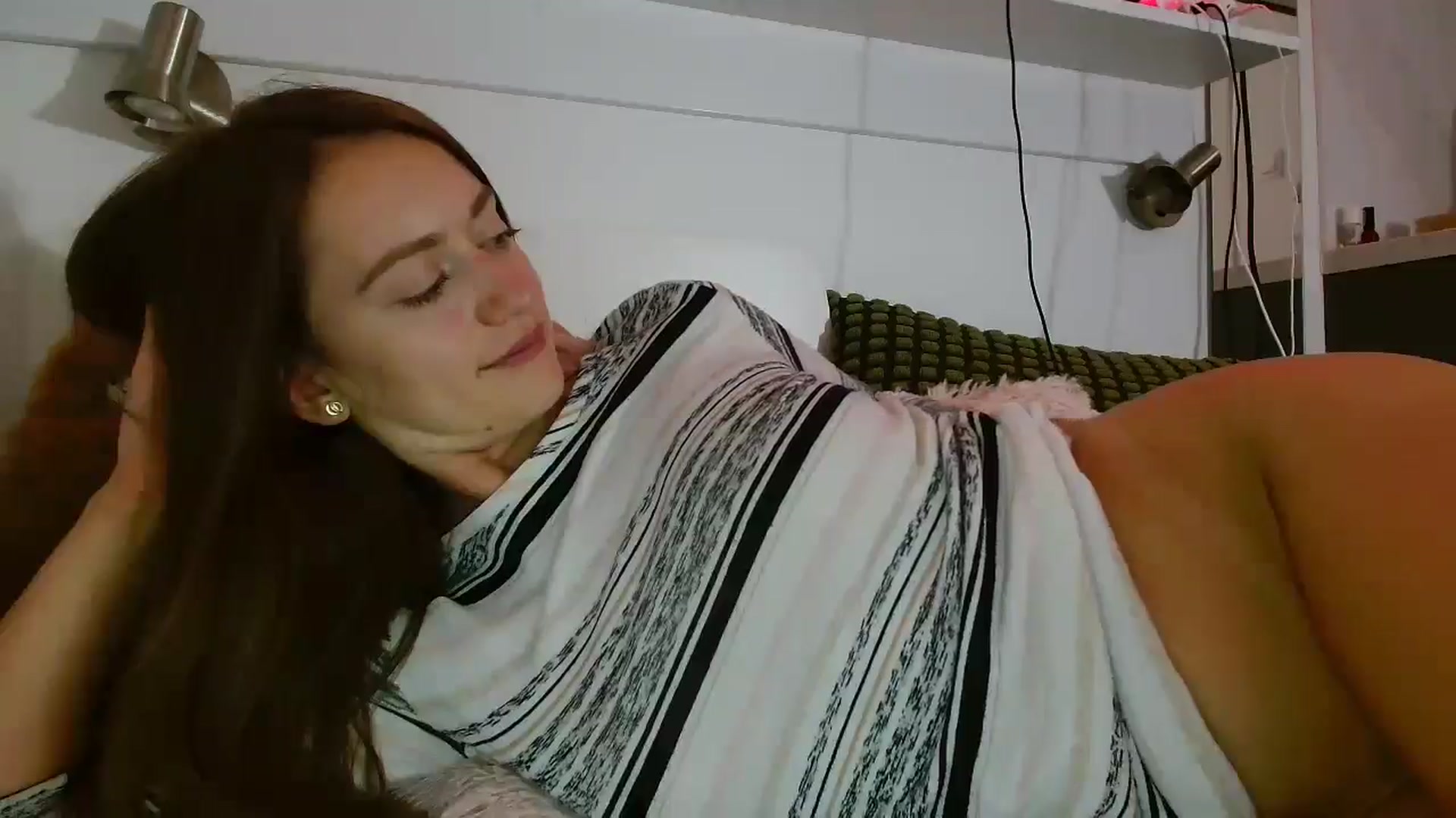 Gallery image thumbnail from Sberrygirl18's myfreecams stream on, 10/02/2025, 18:28 image 4 of 20