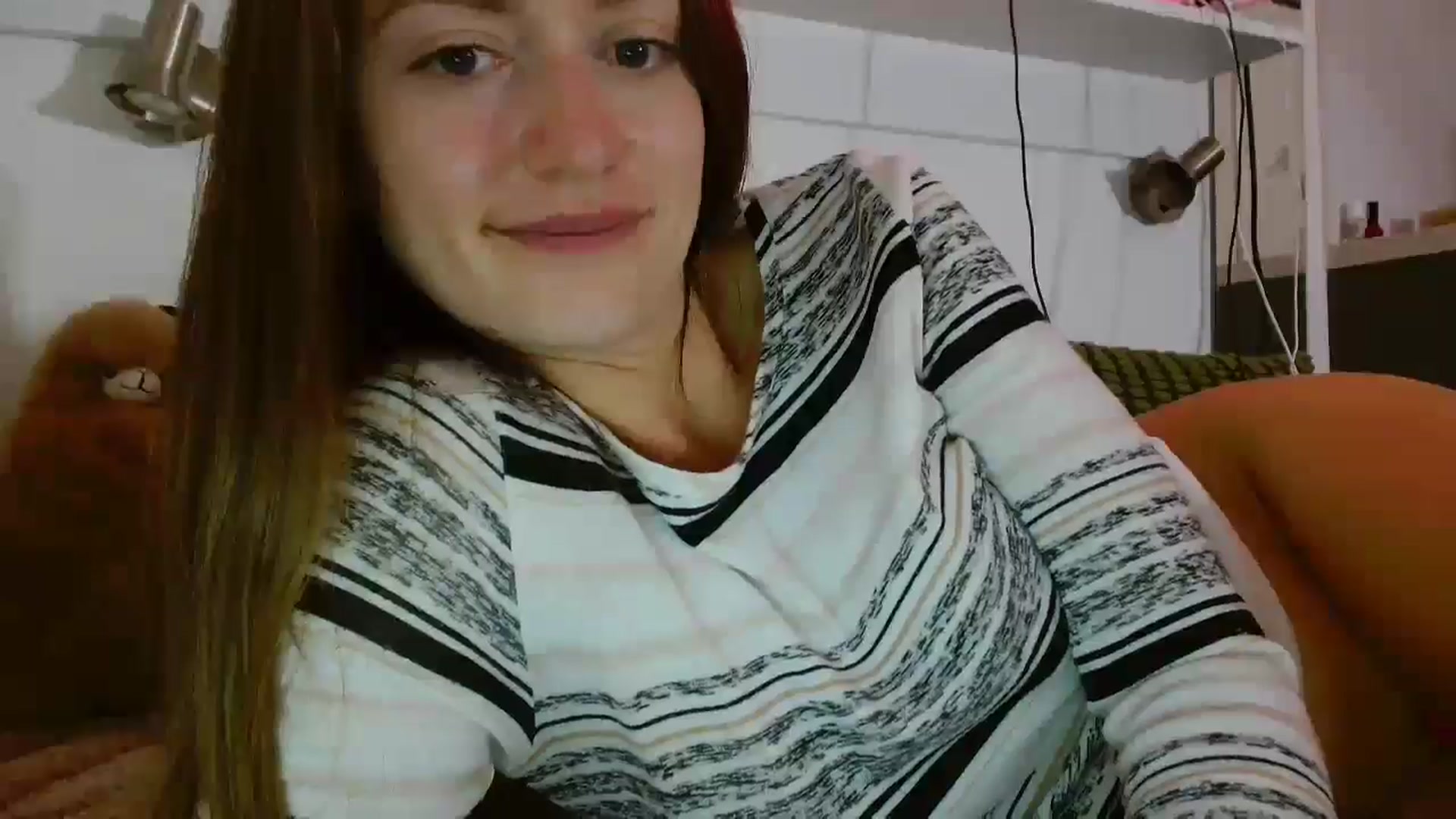 Gallery image thumbnail from Sberrygirl18's myfreecams stream on, 10/02/2025, 18:28 image 18 of 20