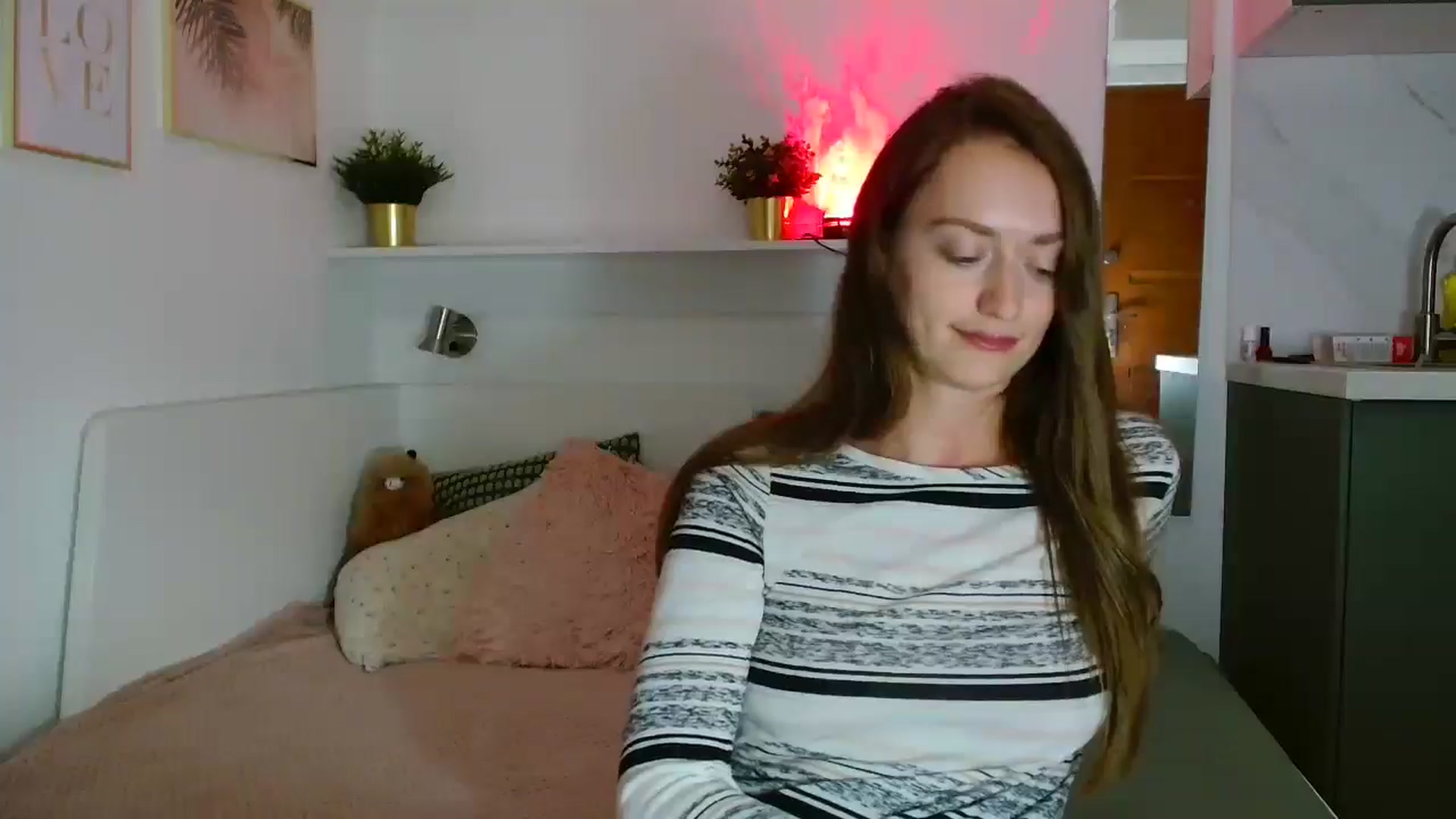 Gallery image thumbnail from Sberrygirl18's myfreecams stream on, 10/03/2025, 19:11 image 12 of 20