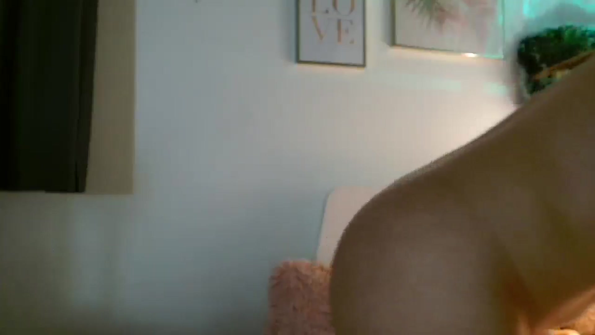 Gallery image thumbnail from Sberrygirl18's myfreecams stream on, 12/14/2025, 20:14 image 10 of 20