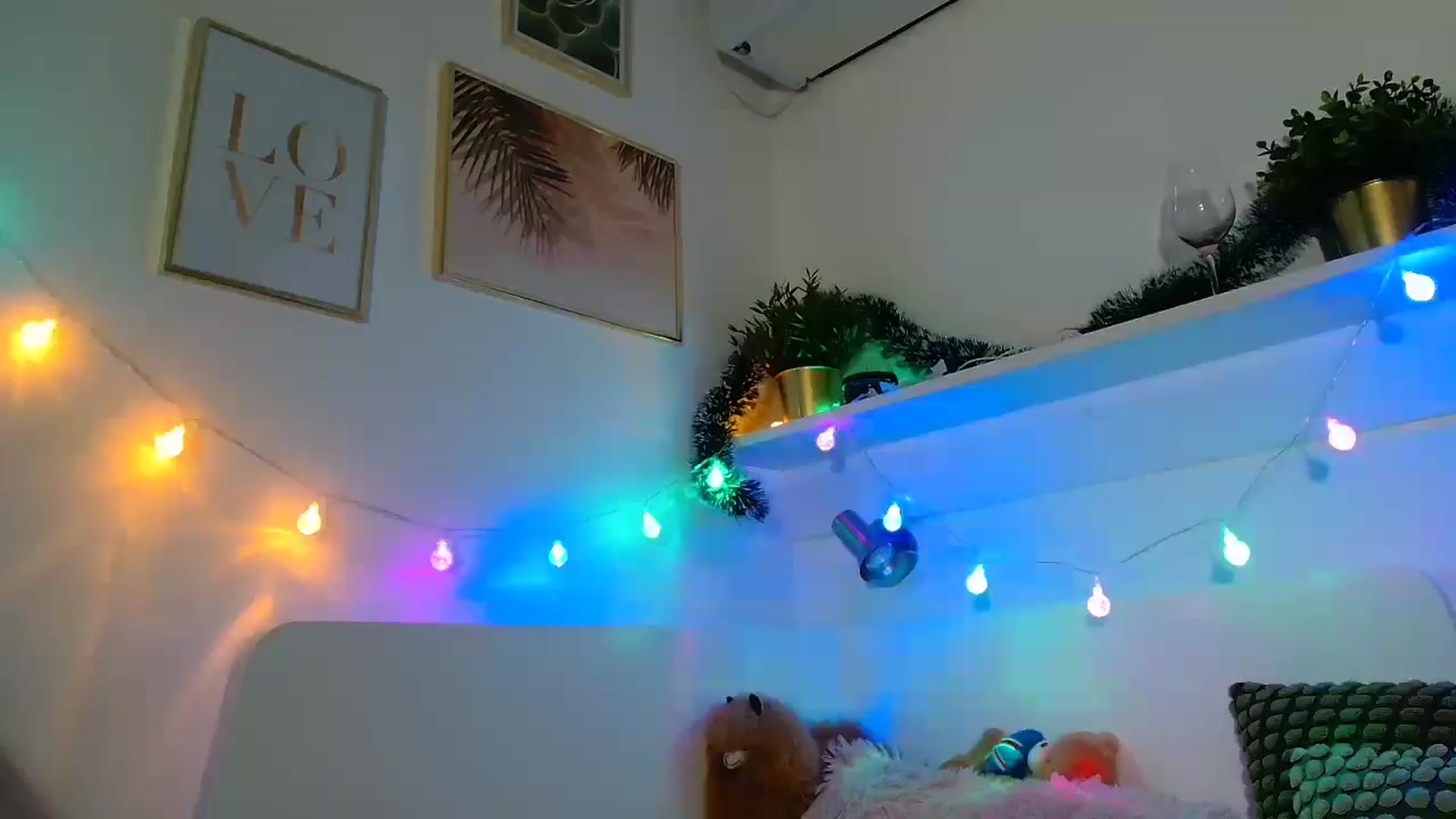 Gallery image thumbnail from Sberrygirl18's myfreecams stream on, 12/22/2025, 20:43 image 8 of 20