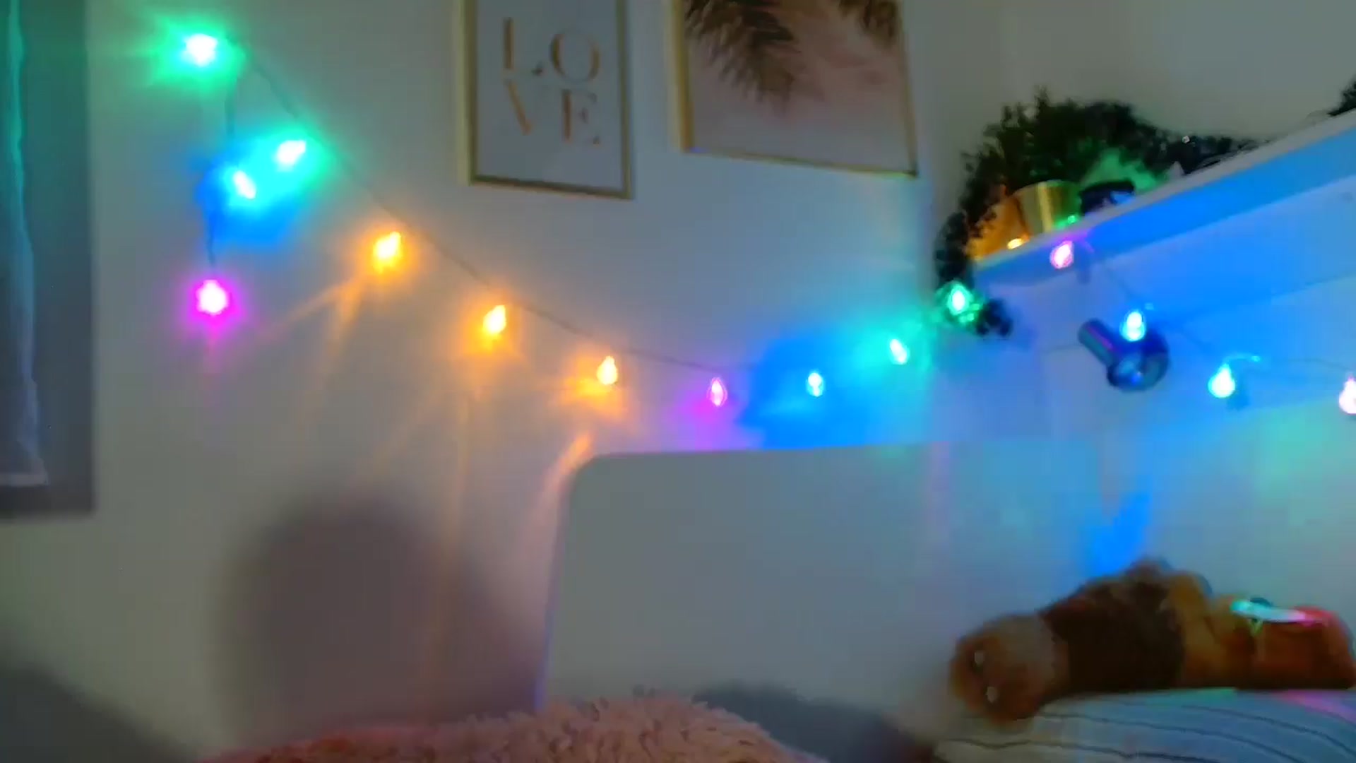 Gallery image thumbnail from Sberrygirl18's myfreecams stream on, 12/22/2025, 20:43 image 13 of 20