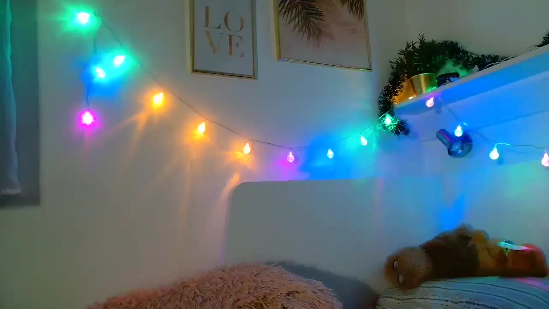 Gallery image thumbnail from Sberrygirl18's myfreecams stream on, 12/22/2025, 20:43 image 17 of 20