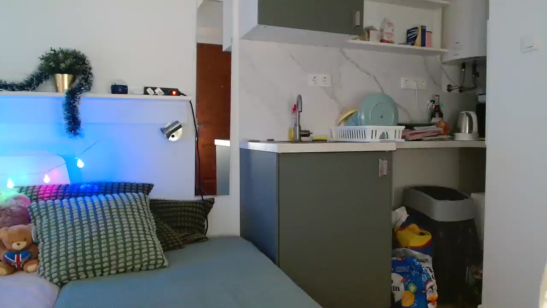 Gallery image thumbnail from Sberrygirl18's myfreecams stream on, 01/17/2026, 21:16 image 13 of 20