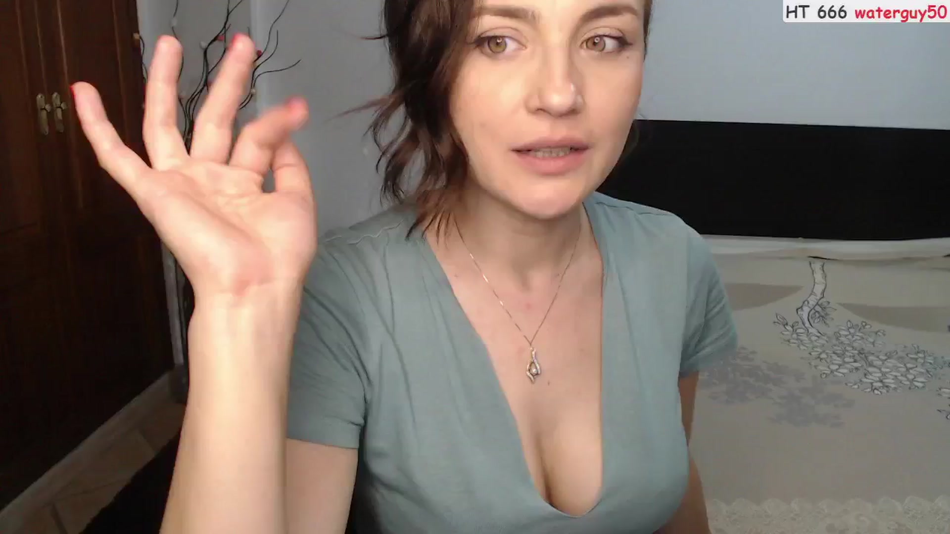 Gallery image thumbnail from ScamRoom's myfreecams stream on, 08/19/2024, 01:10 image 14 of 20
