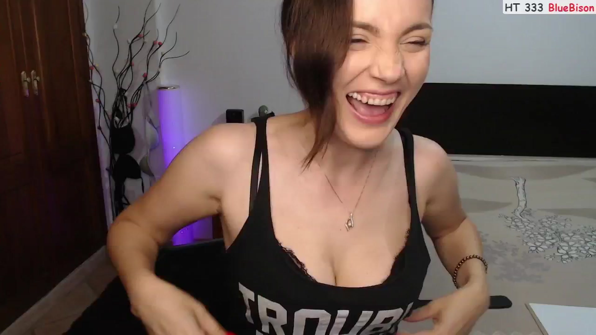 Gallery image thumbnail from ScamRoom's myfreecams stream on, 08/25/2024, 02:04 image 3 of 20