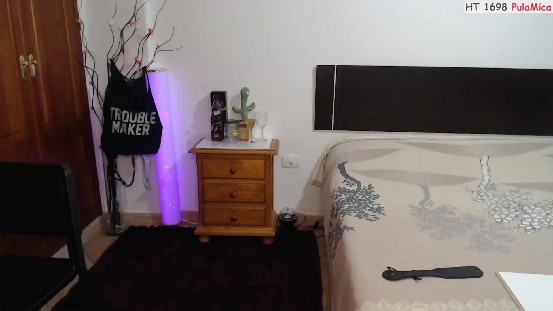 Gallery image thumbnail from ScamRoom's myfreecams stream on, 08/25/2024, 02:04 image 15 of 20