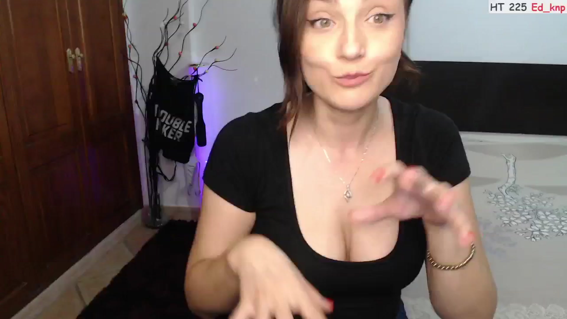 Gallery image thumbnail from ScamRoom's myfreecams stream on, 08/26/2024, 24:02 image 2 of 20