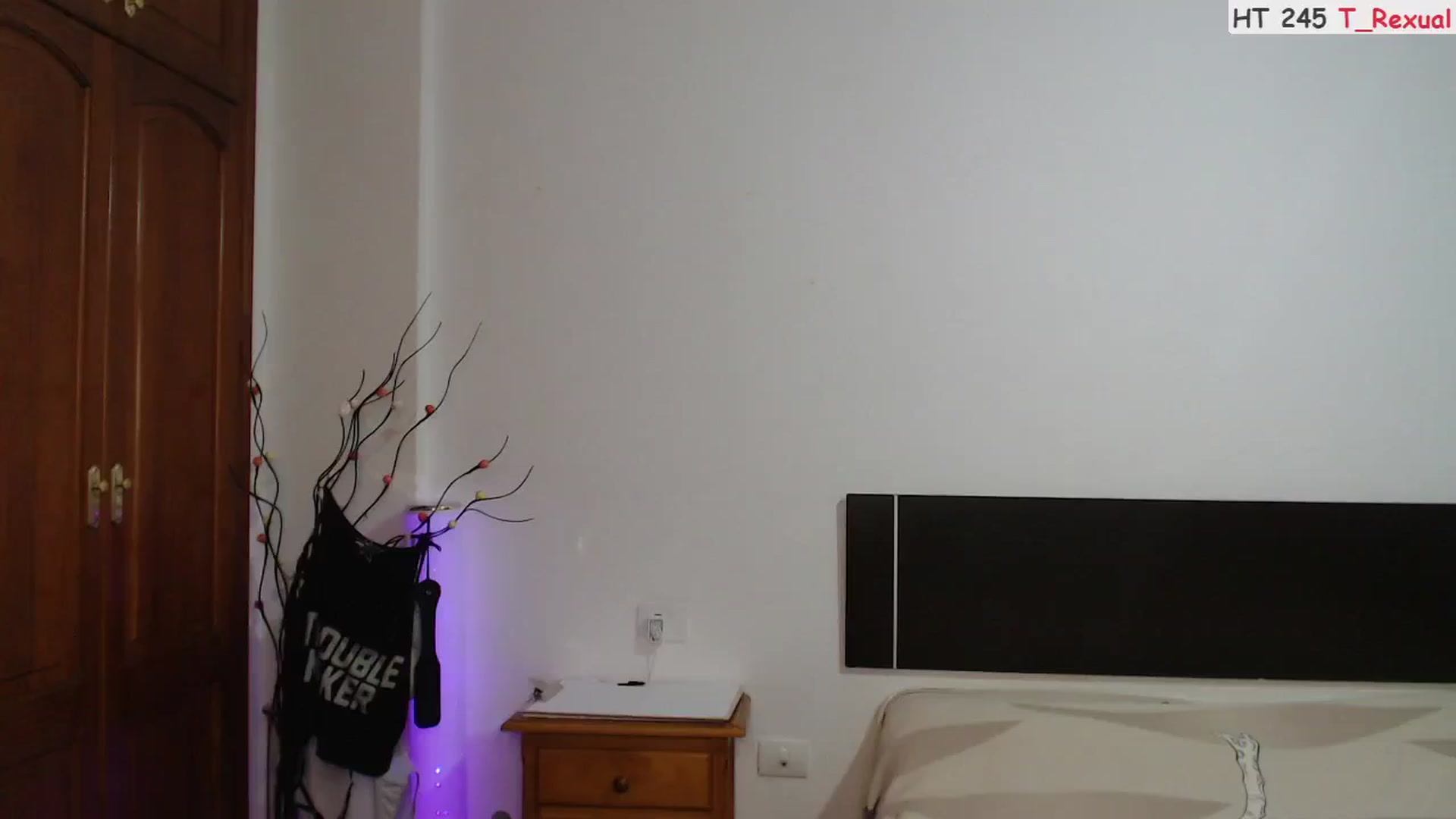 Gallery image thumbnail from ScamRoom's myfreecams stream on, 08/26/2024, 24:02 image 13 of 20