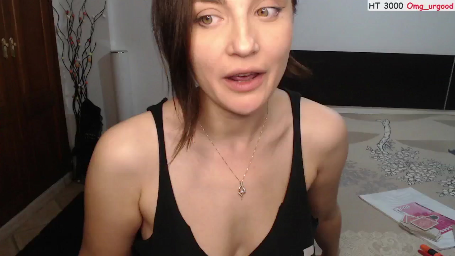 Gallery image thumbnail from ScamRoom's myfreecams stream on, 10/20/2024, 01:14 image 16 of 20
