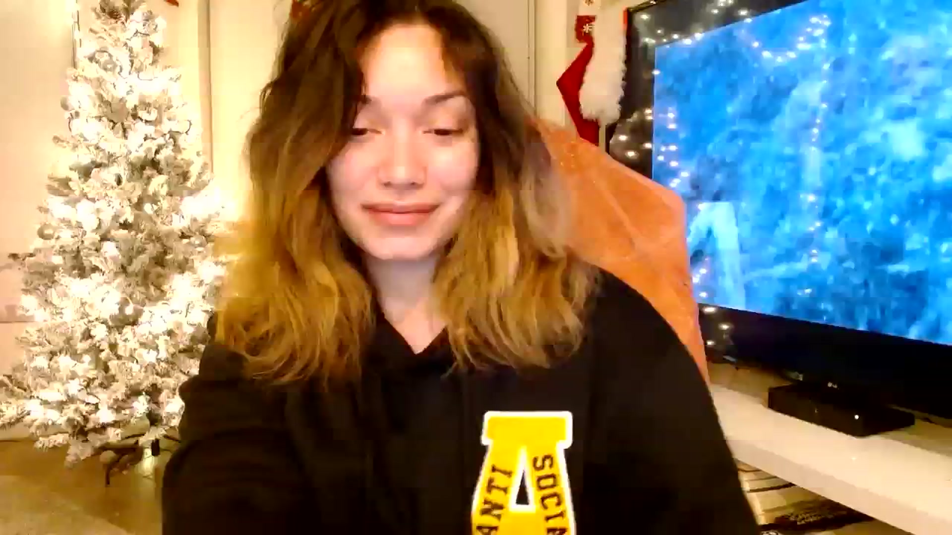 Gallery image thumbnail from Scar__lett's myfreecams stream on, 12/21/2023, 09:54 image 1 of 20
