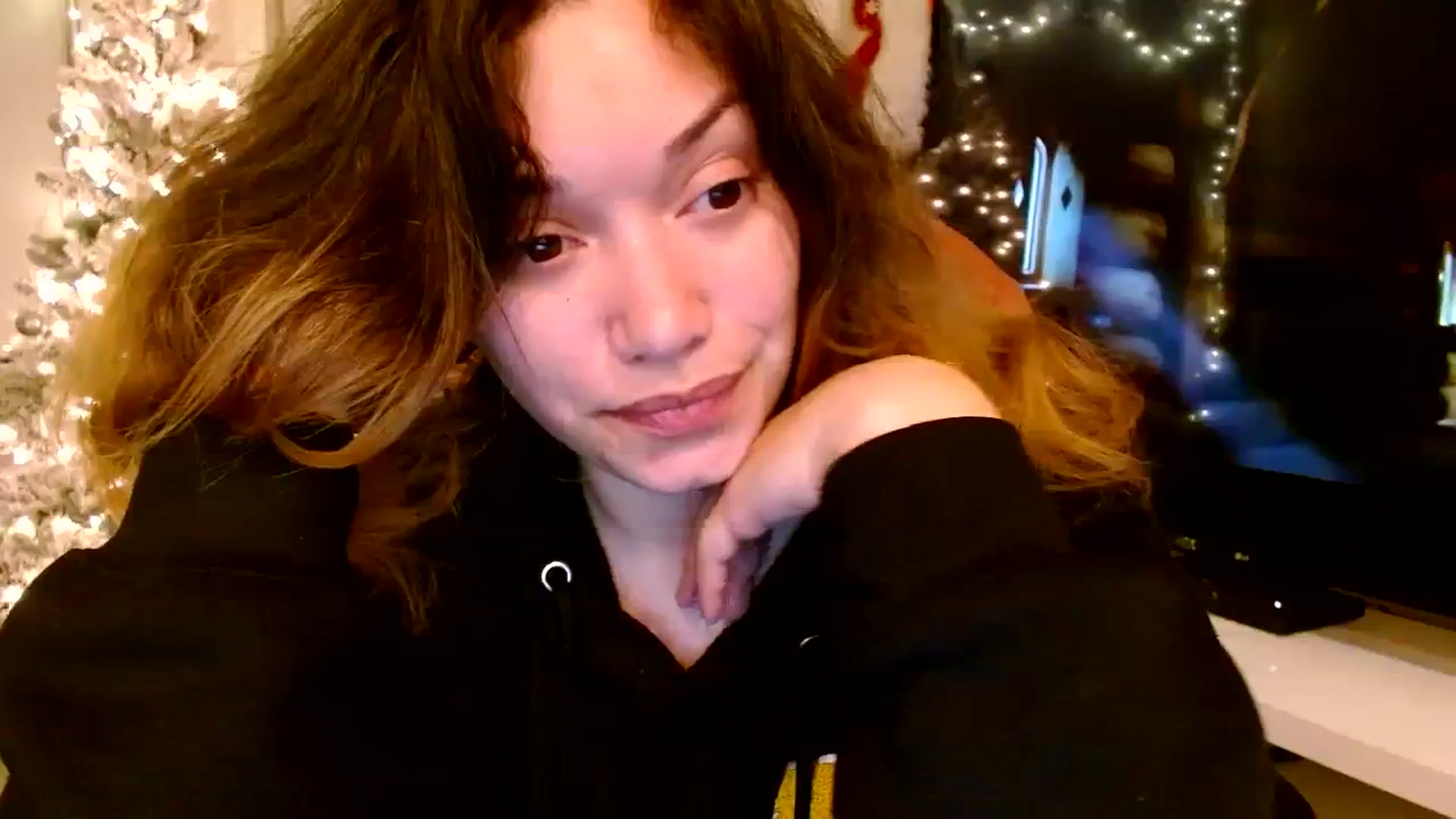 Gallery image thumbnail from Scar__lett's myfreecams stream on, 12/21/2023, 09:54 image 14 of 20