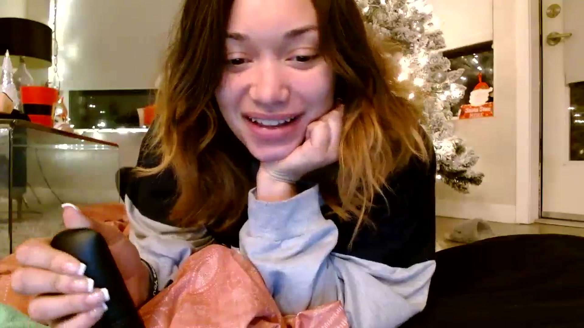 Gallery image thumbnail from Scar__lett's myfreecams stream on, 01/01/2024, 09:41 image 3 of 20