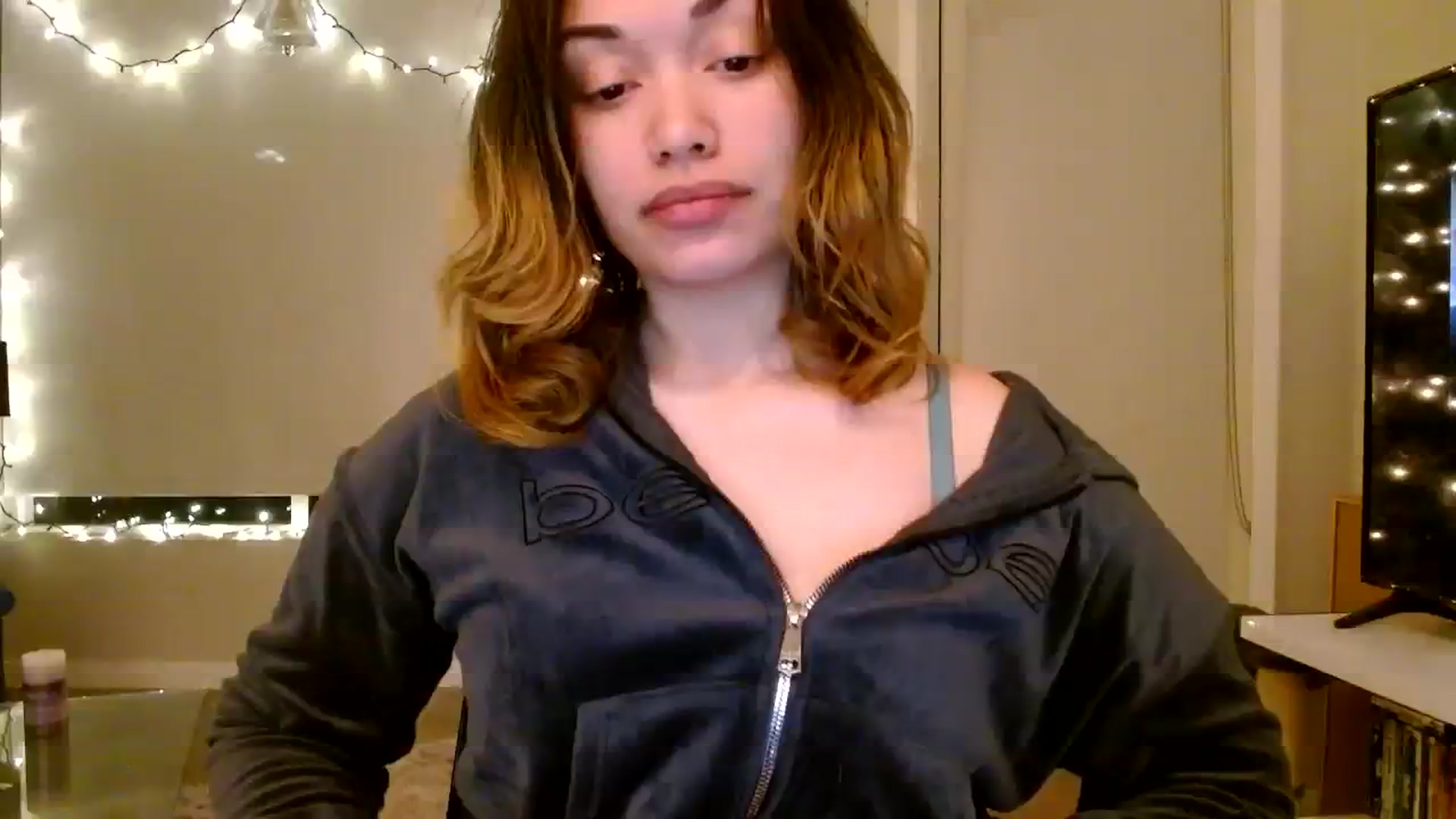 Gallery image thumbnail from Scar__lett's myfreecams stream on, 01/12/2024, 08:05 image 15 of 20