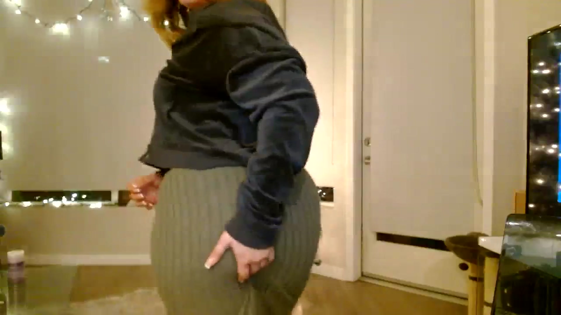Gallery image thumbnail from Scar__lett's myfreecams stream on, 01/12/2024, 08:05 image 14 of 20