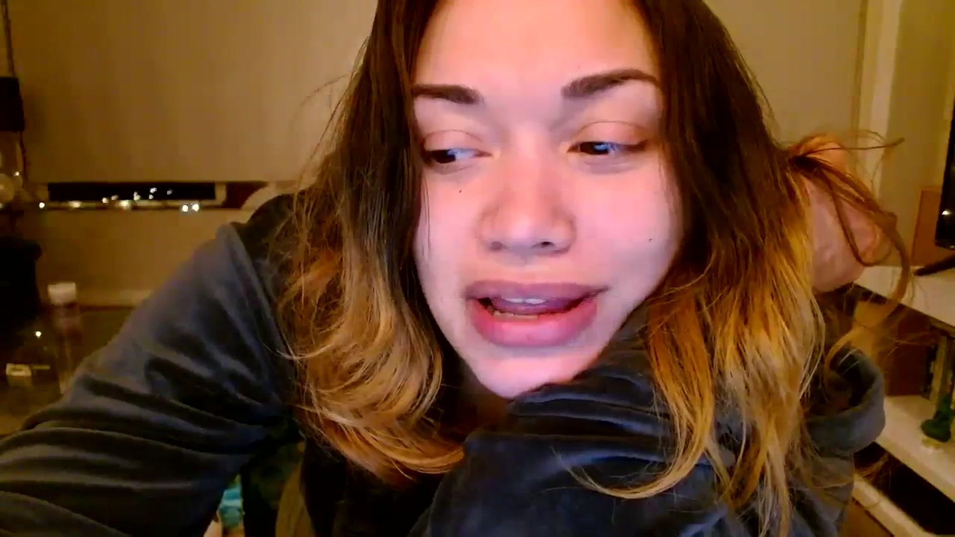 Gallery image thumbnail from Scar__lett's myfreecams stream on, 01/12/2024, 09:35 image 13 of 20