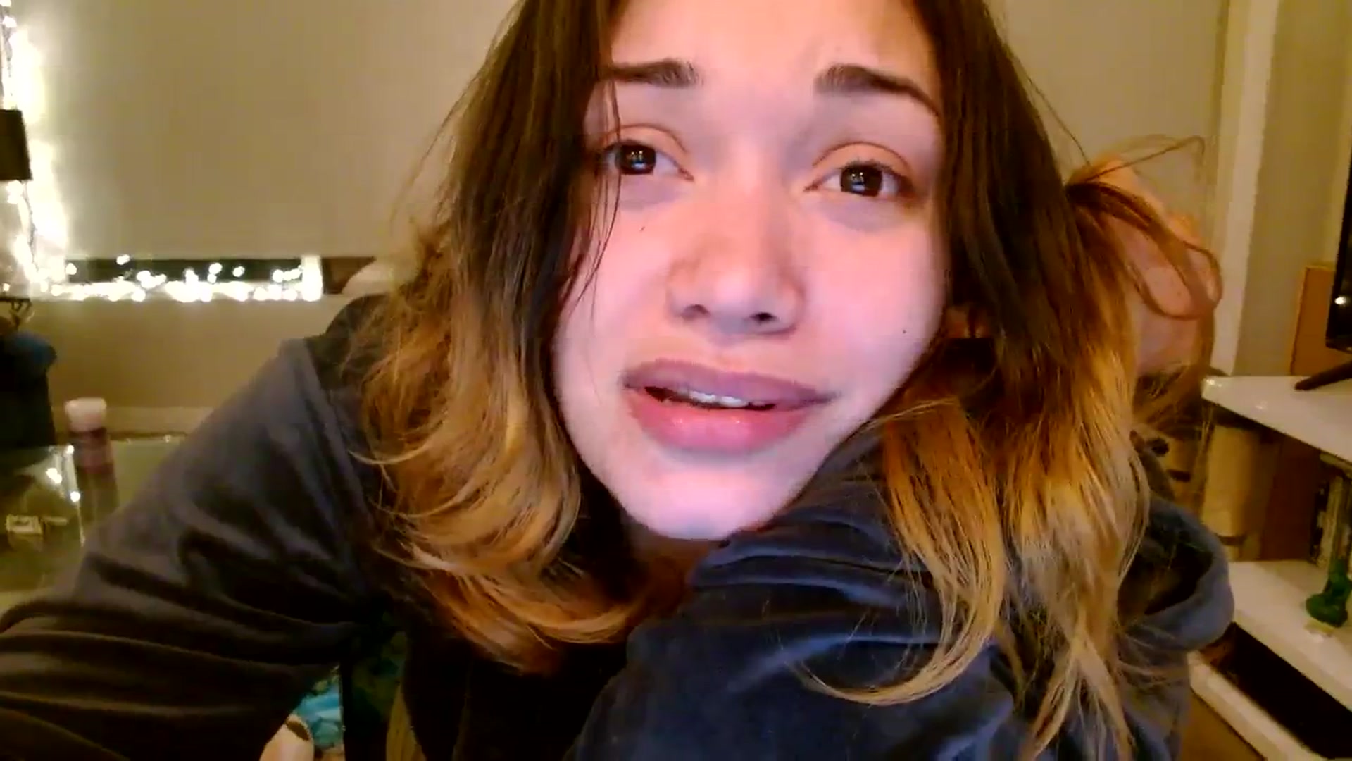 Gallery image thumbnail from Scar__lett's myfreecams stream on, 01/12/2024, 09:35 image 14 of 20