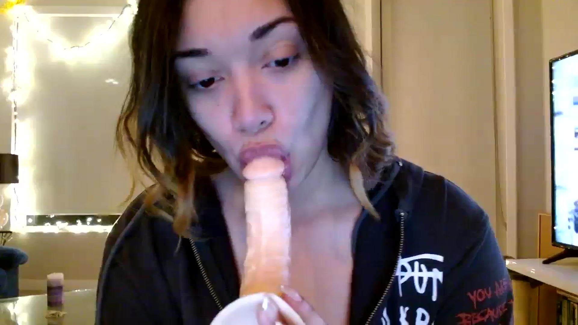 Gallery image thumbnail from Scar__lett's myfreecams stream on, 01/23/2024, 08:46 image 16 of 20
