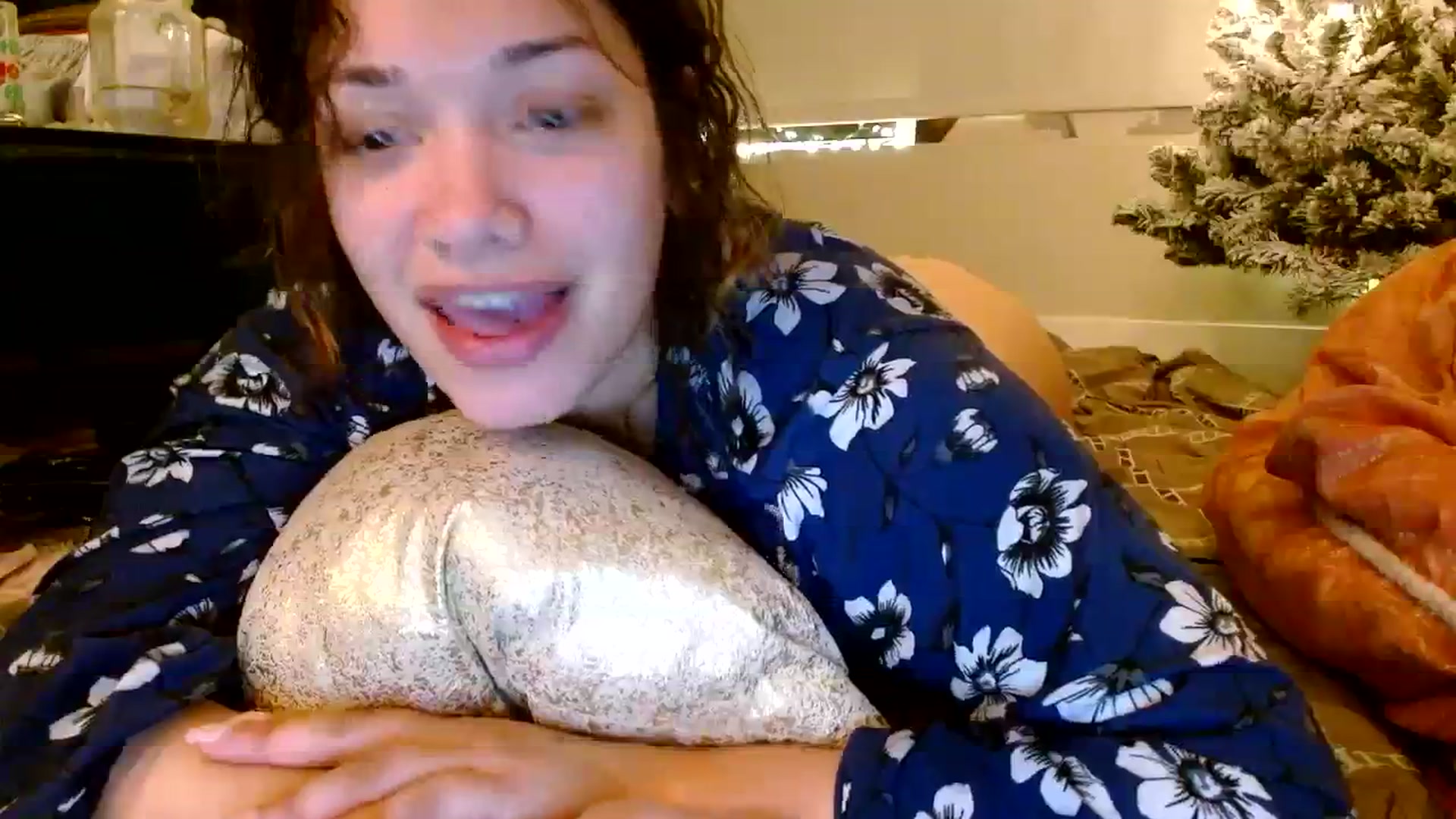 Gallery image thumbnail from Scar__lett's myfreecams stream on, 02/18/2024, 11:42 image 6 of 20
