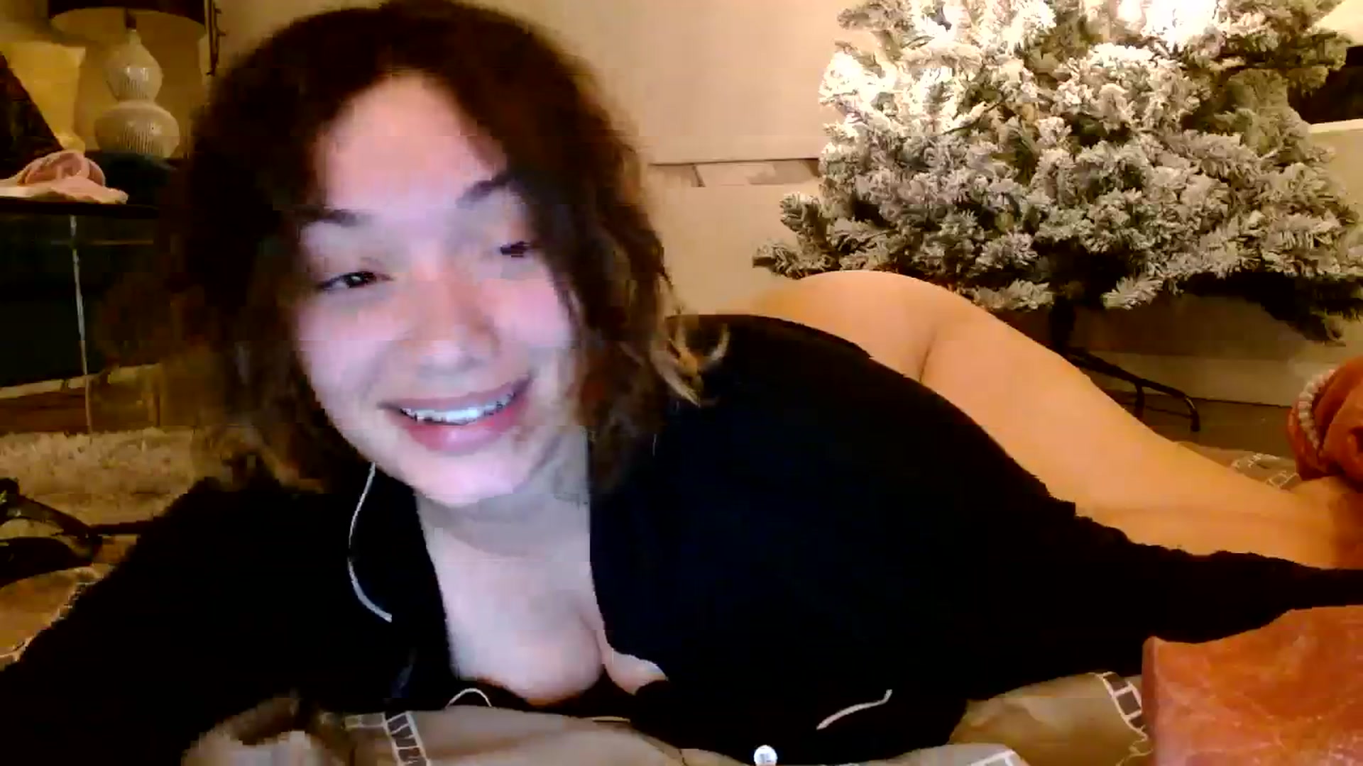 Gallery image thumbnail from Scar__lett's myfreecams stream on, 02/19/2024, 09:34 image 19 of 20