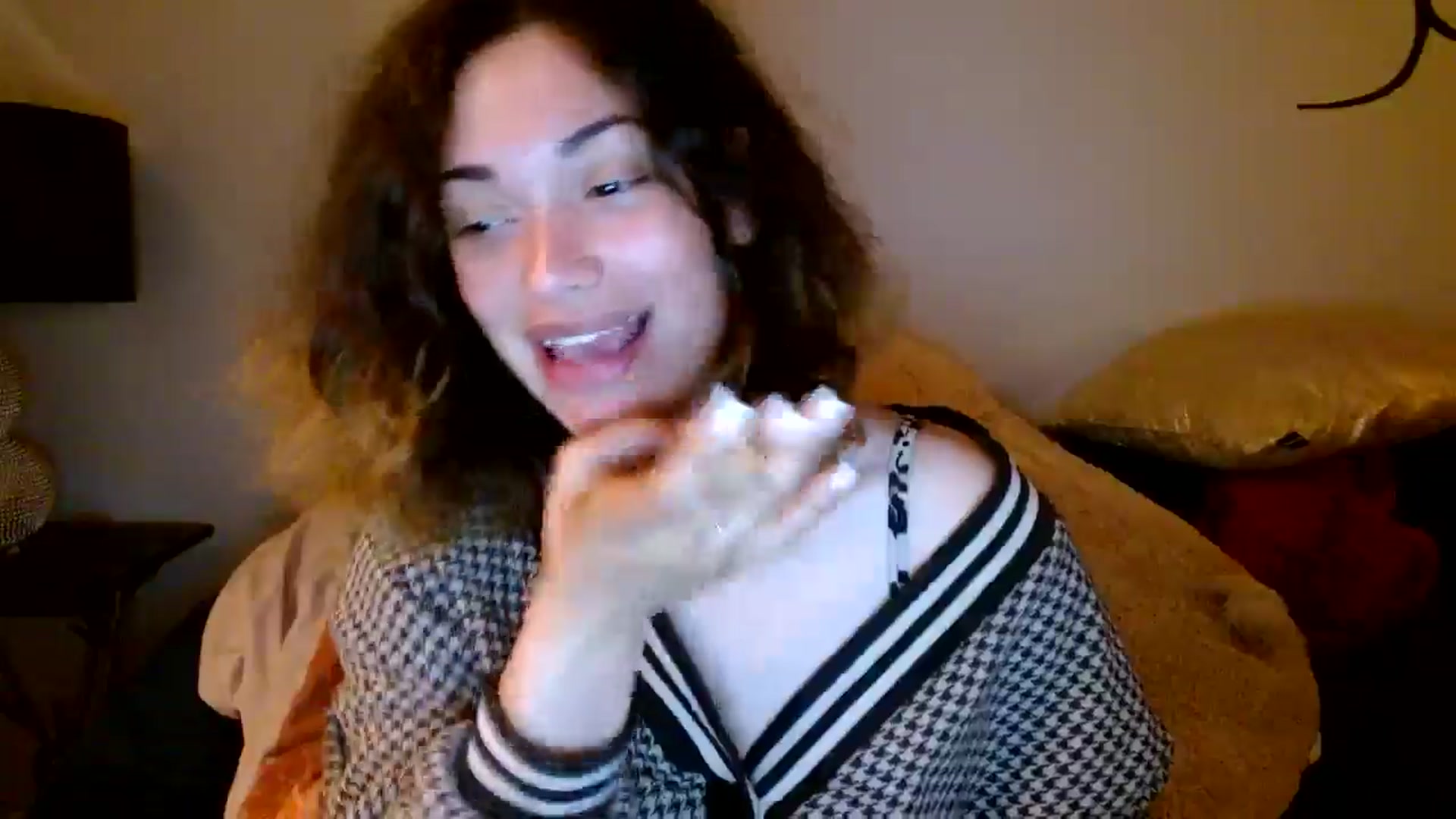 Gallery image thumbnail from Scar__lett's myfreecams stream on, 04/27/2024, 09:17 image 10 of 20