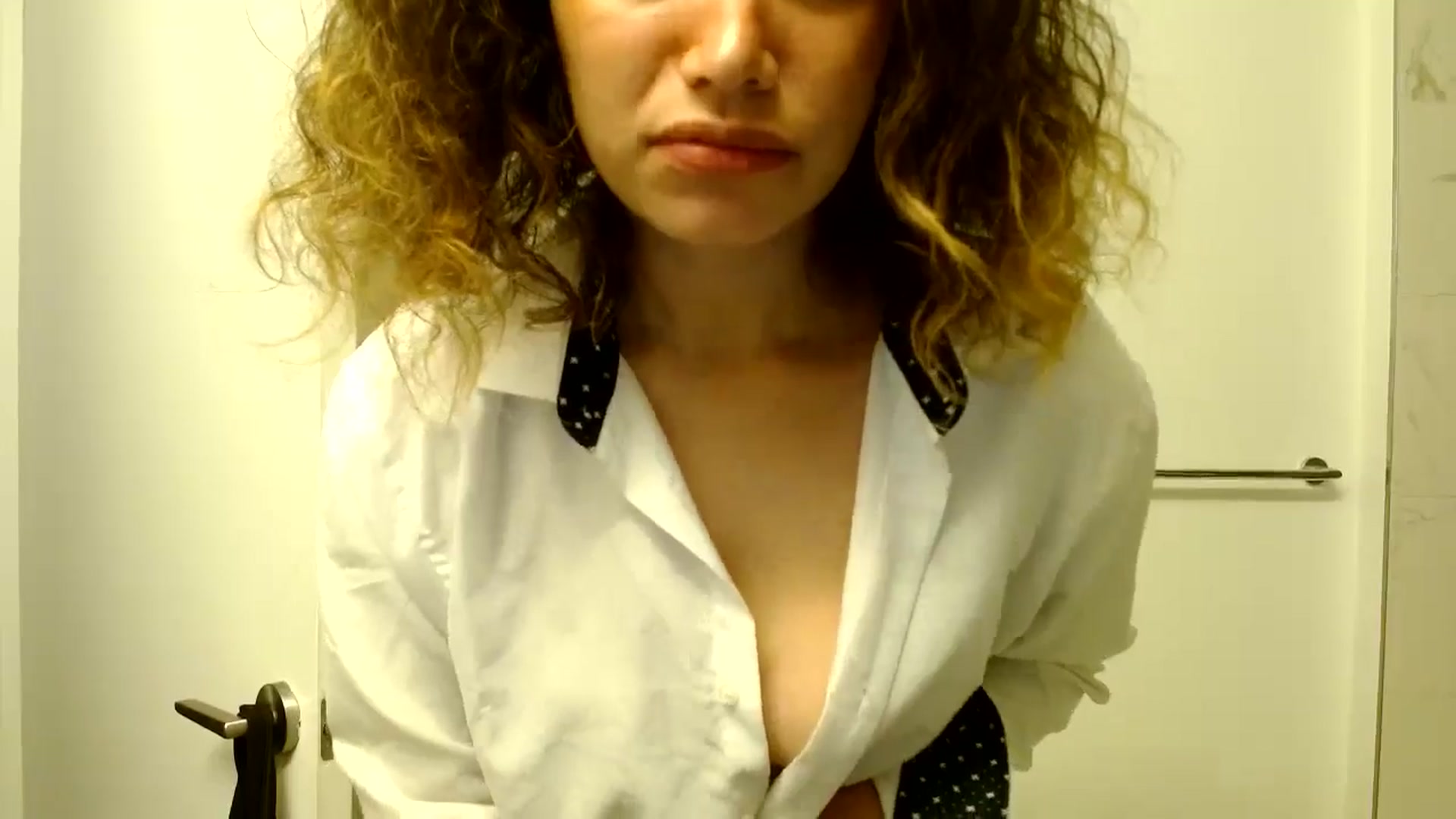 Gallery image thumbnail from Scar__lett's myfreecams stream on, 05/04/2024, 08:17 image 18 of 20