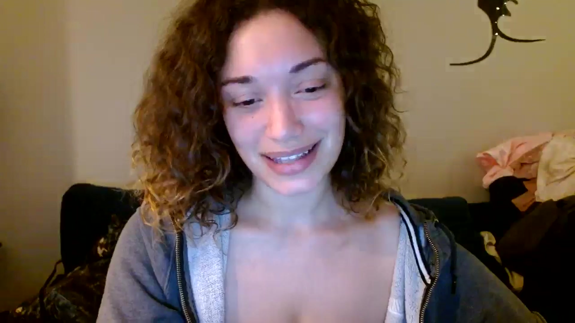 Gallery image thumbnail from Scar__lett's myfreecams stream on, 06/22/2024, 10:46 image 20 of 20