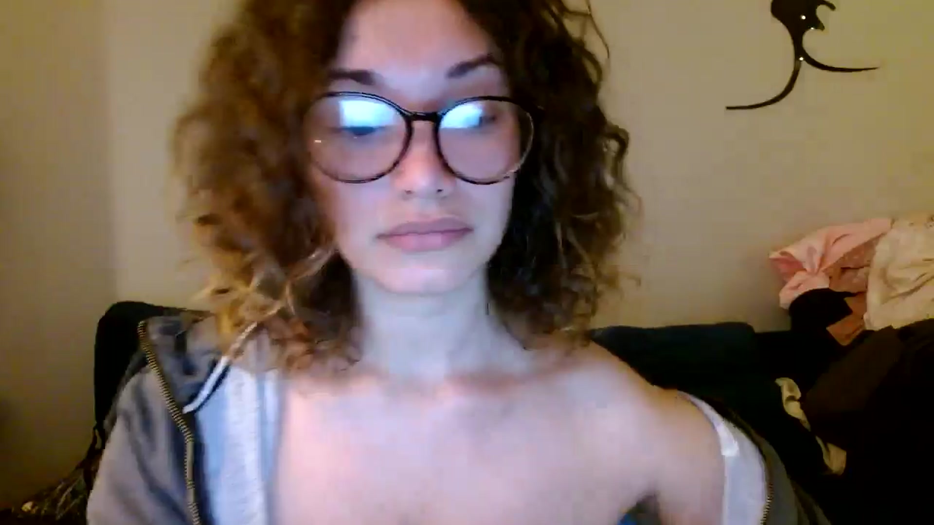 Gallery image thumbnail from Scar__lett's myfreecams stream on, 06/22/2024, 10:46 image 17 of 20