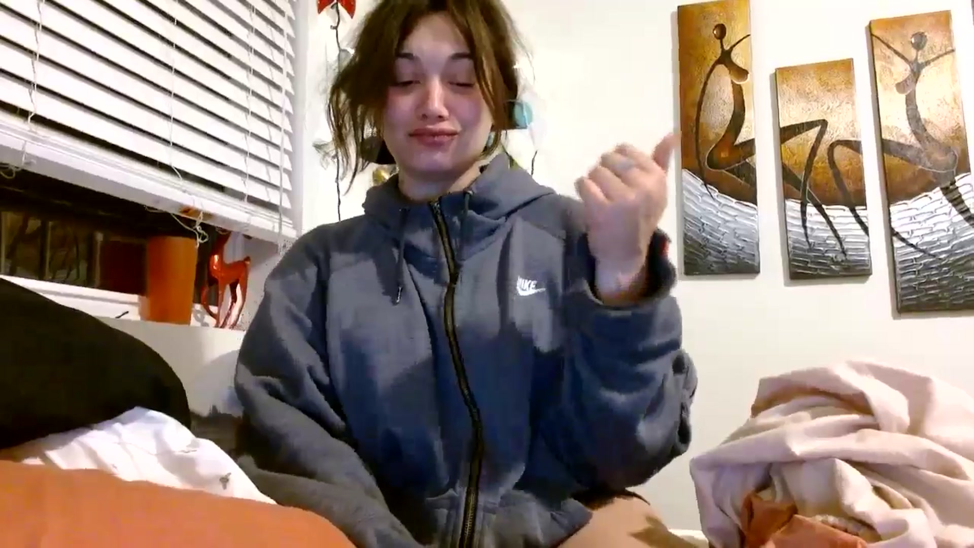 Gallery image thumbnail from Scar__lett's myfreecams stream on, 12/05/2024, 08:47 image 14 of 20