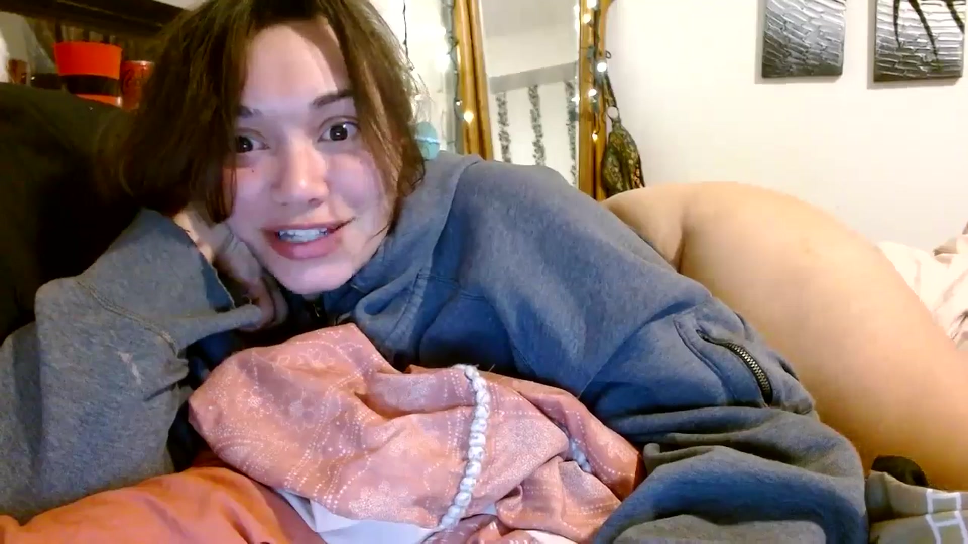 Gallery image thumbnail from Scar__lett's myfreecams stream on, 12/05/2024, 09:25 image 11 of 20