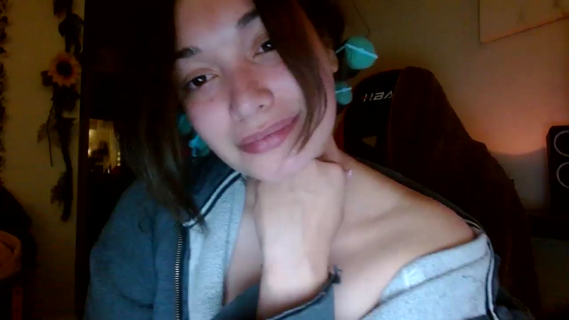 Gallery image thumbnail from Scar__lett's myfreecams stream on, 12/05/2024, 10:32 image 19 of 20